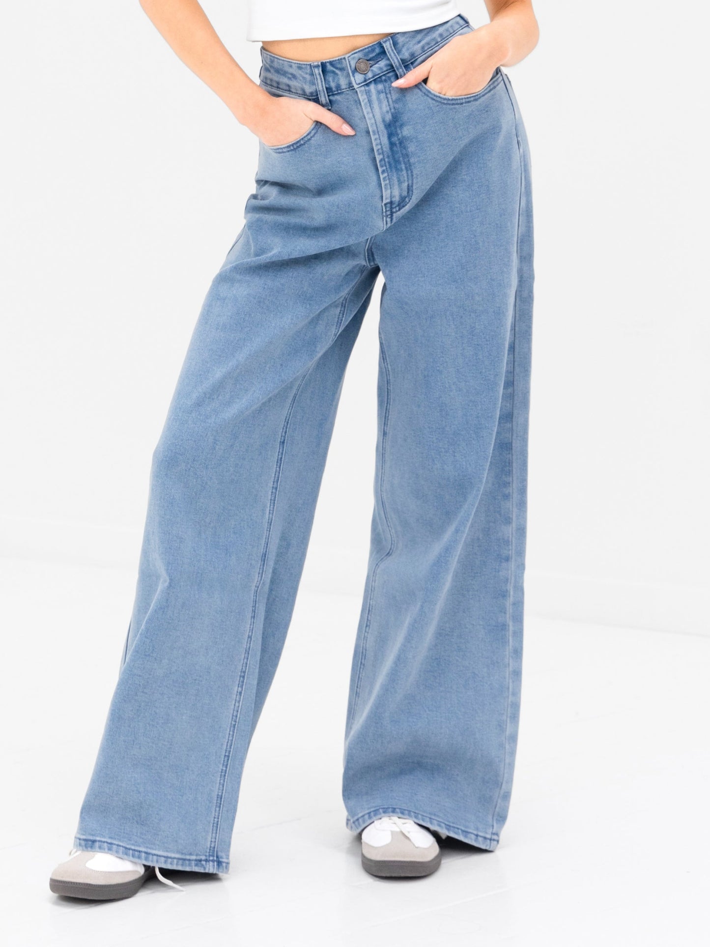 Wide Cut Jeans - Light Blue