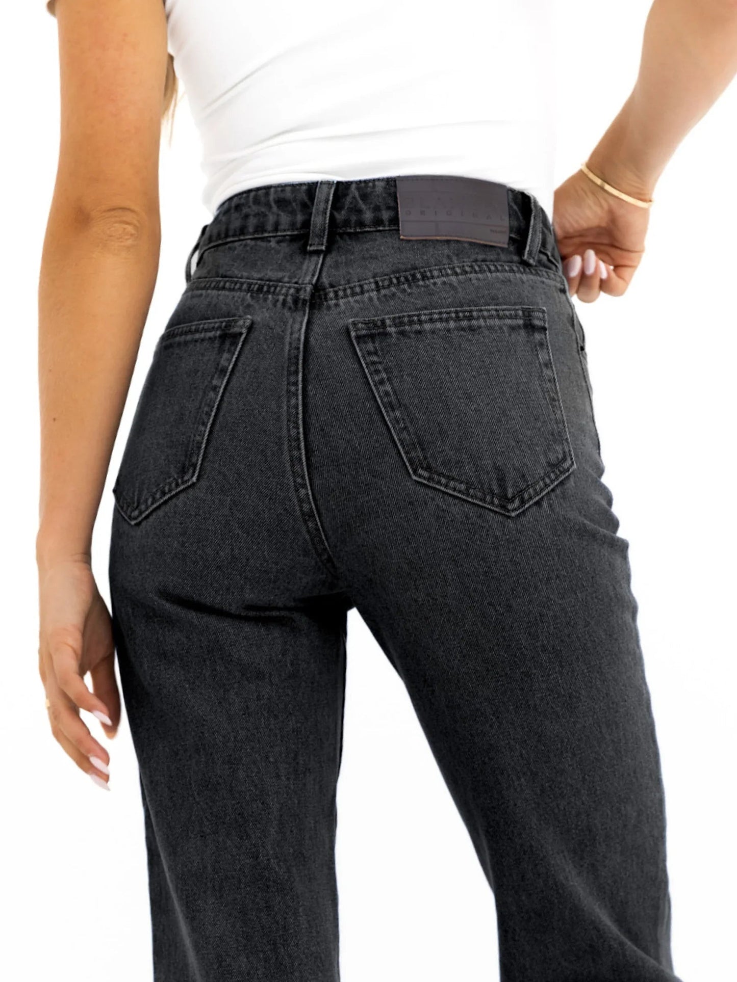 Straight Cut Jeans - Washed Black