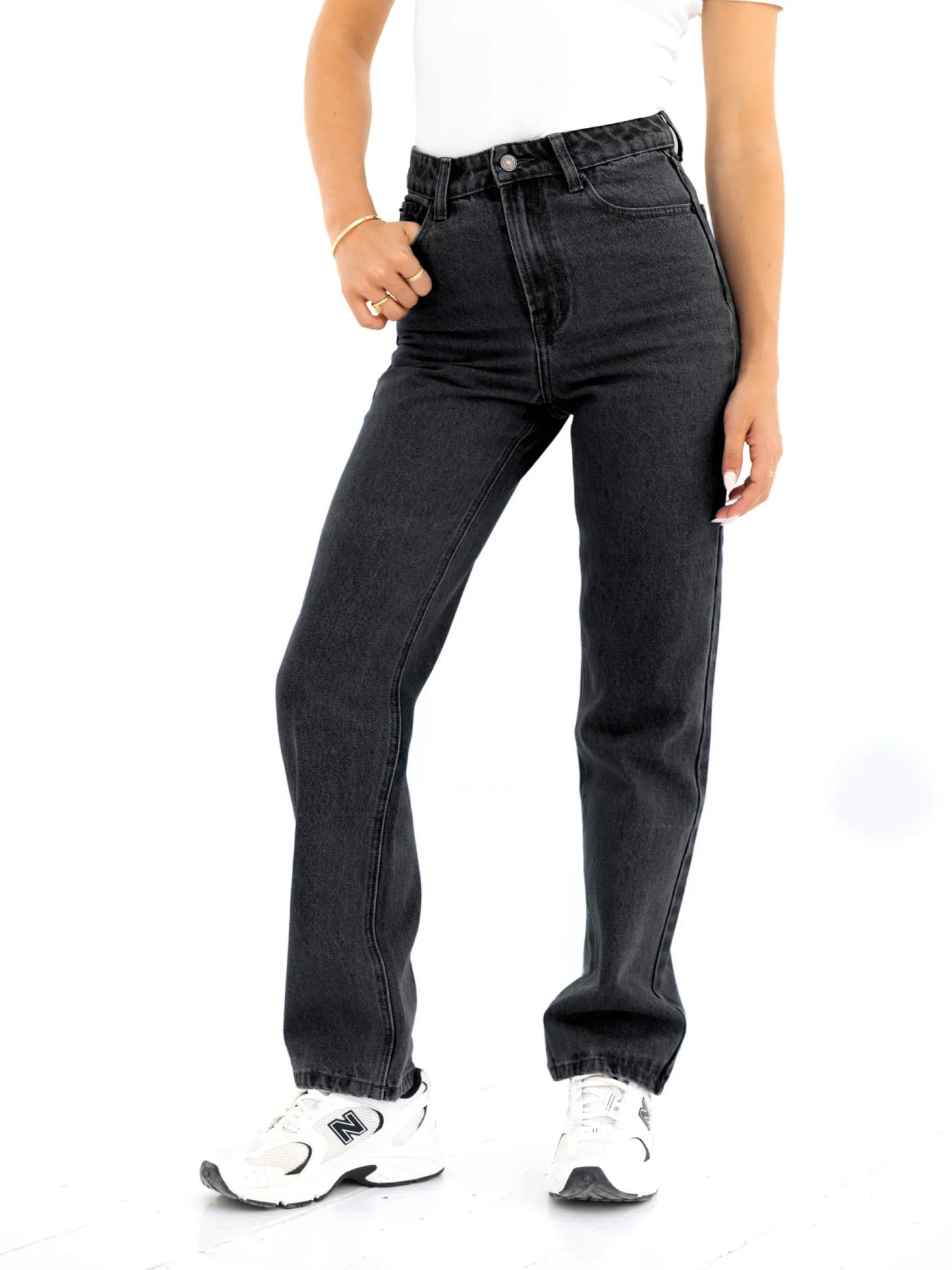 Straight Cut Jeans - Washed Black