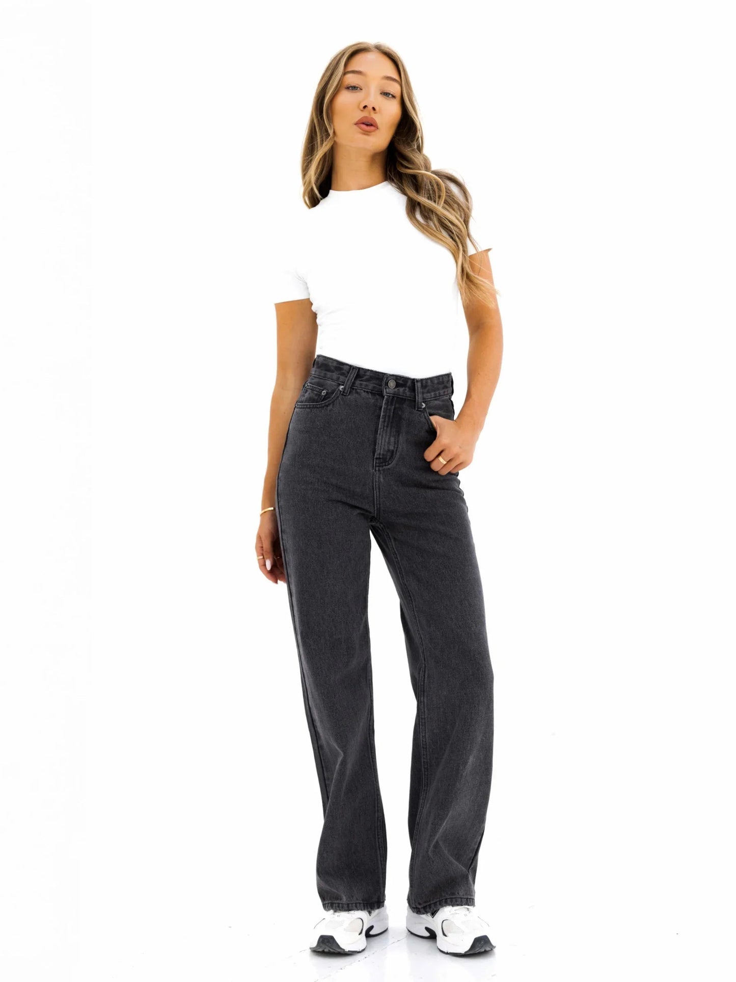 Wide Leg Jeans - Washed Black